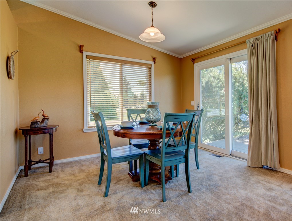 1961 Island View Road Oak Harbor, WA 98277 - Photo 9 of 25 Gallery Image 9