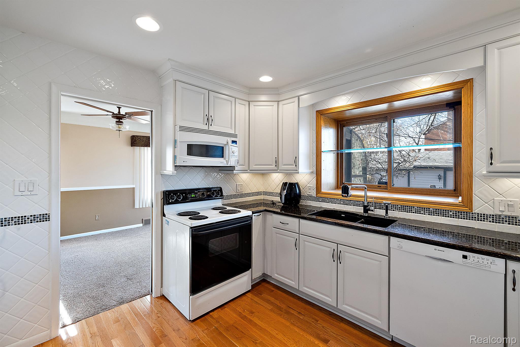 31245 Kelly Road Fraser, MI 48026 - Photo 25 of 36 Gallery Image 25