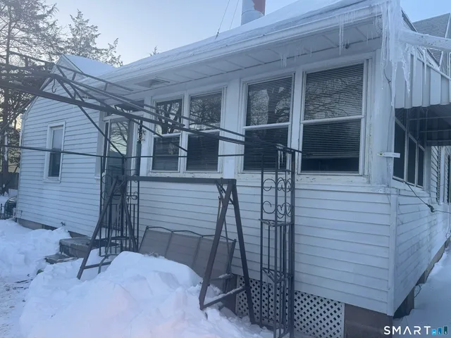 $275,000 | 122 Bayberry Drive, Bristol, CT 06010