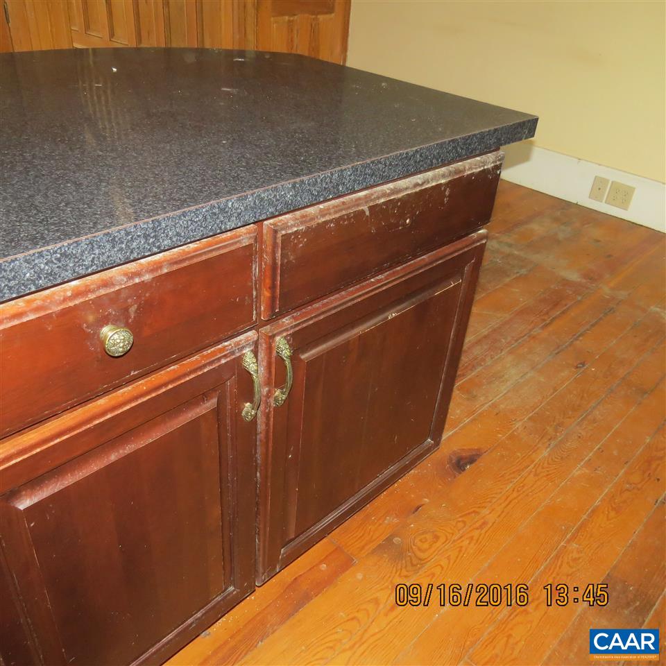 1033 Kiddsville Road Waynesboro, VA 22980 - Photo 17 of 33 a close view of closet