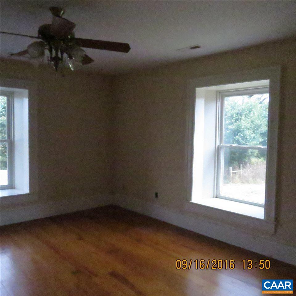 1033 Kiddsville Road Waynesboro, VA 22980 - Photo 30 of 33 an empty room with a window