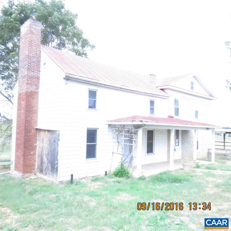 1033 Kiddsville Road Waynesboro, VA 22980 - Photo 4 of 33 a front view of a house with a yard