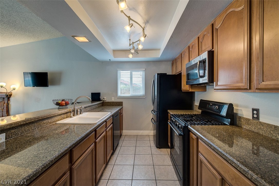 714 Greenway Road Henderson, NV 89002 - Photo 13 of 31