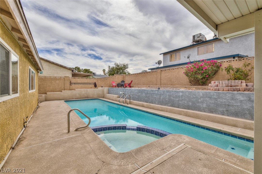 714 Greenway Road Henderson, NV 89002 - Photo 3 of 31