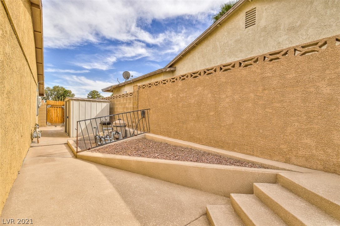 714 Greenway Road Henderson, NV 89002 - Photo 6 of 31
