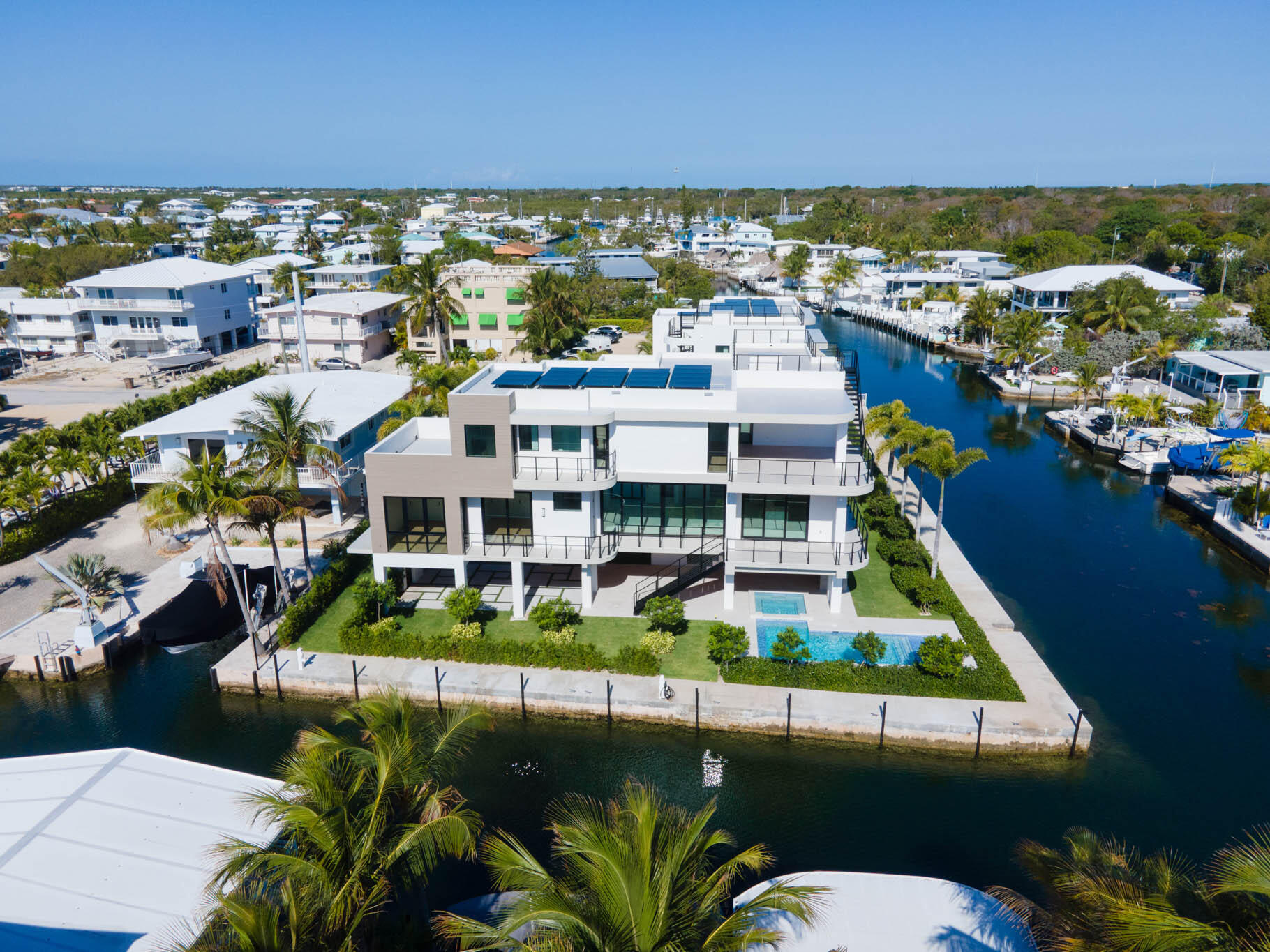 301 Buttonwood Circle, Unit B Key Largo, FL 33037 - Photo 2 of 52 Coner Lot