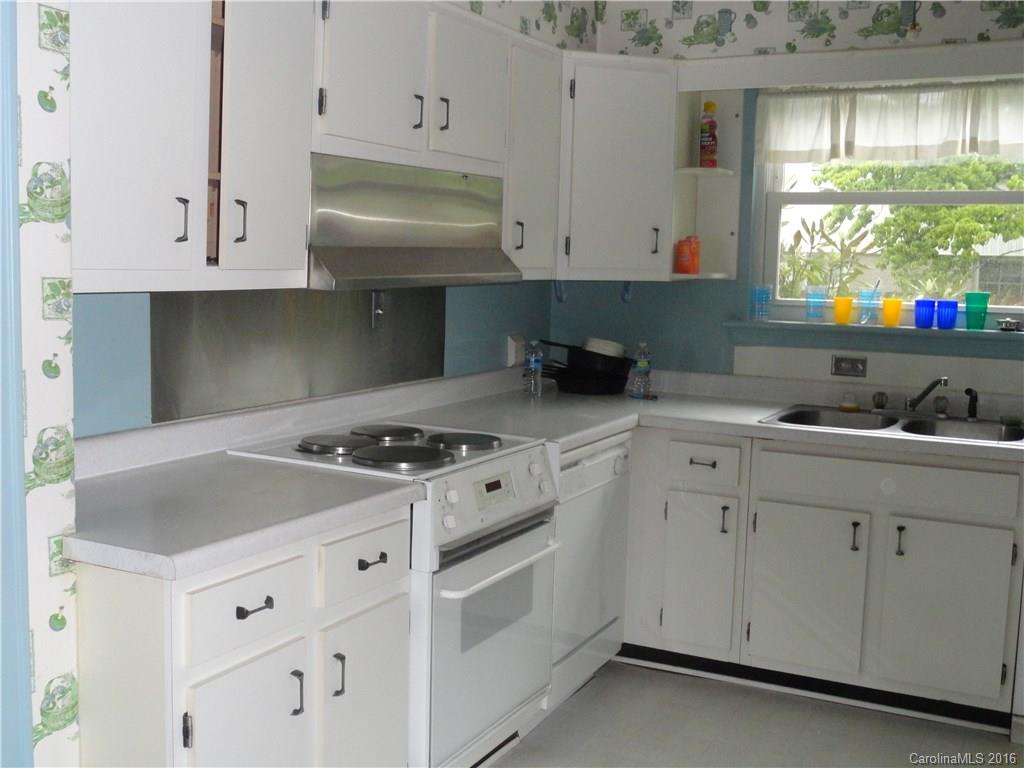 90 Wembley Road Asheville, NC 28804 - Photo 5 of 16 Gallery Image 5