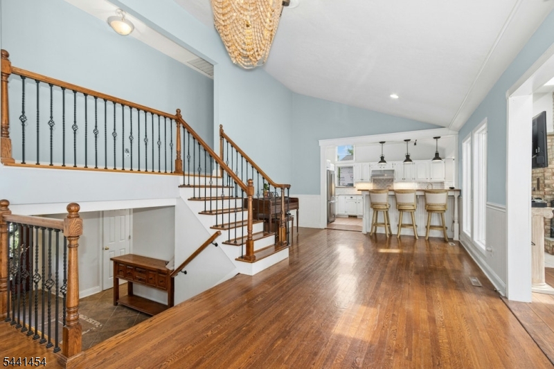 1179 Blazo Terrace Mountainside, NJ 07092 - Photo 5 of 41