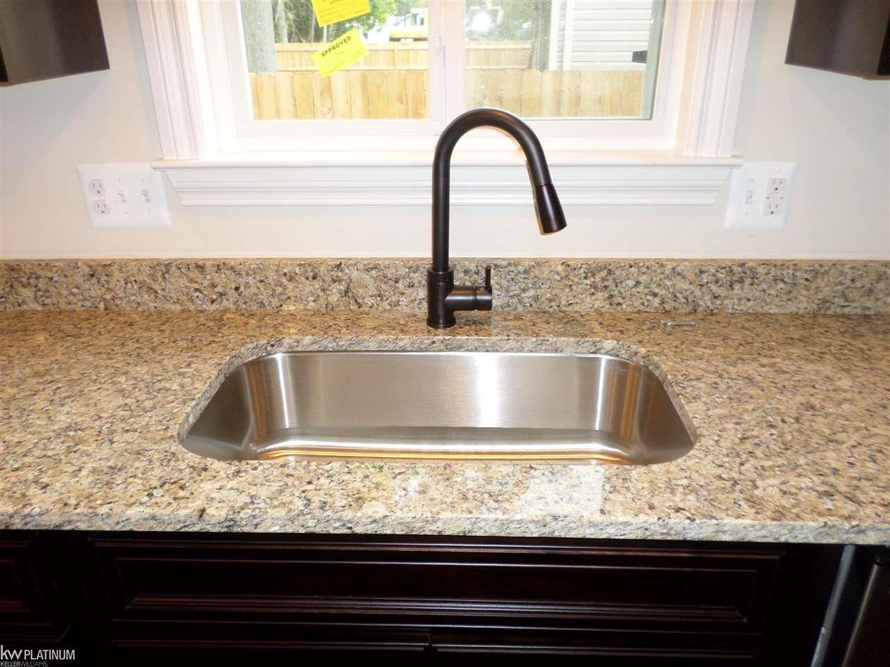 9375 Folkert Road Algonac, MI 48001 - Photo 4 of 17 31318660-3.JPG