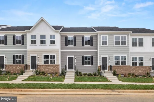 $2,000 | 1357 Cedar Vly Road, Ranson, WV 25438