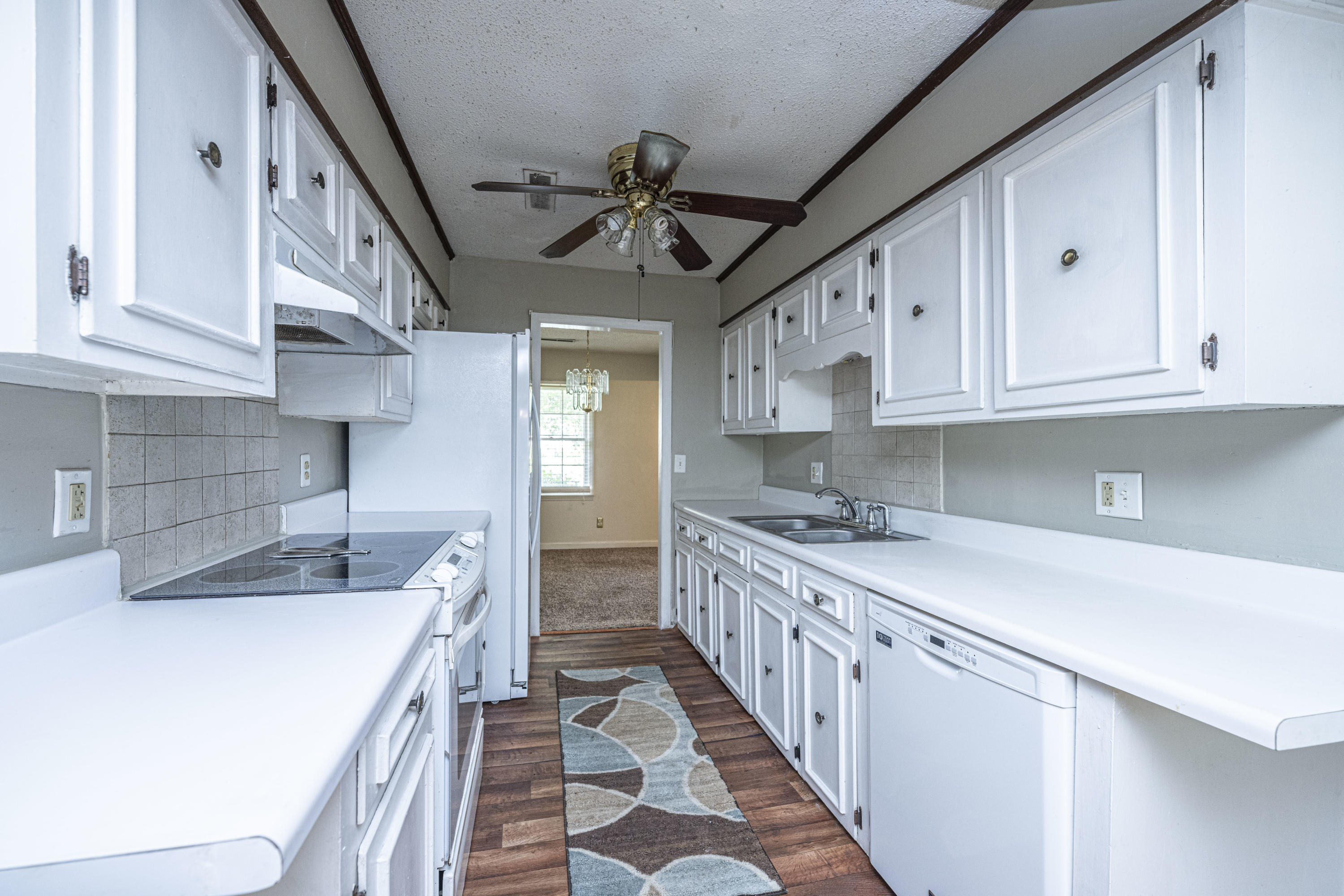110 Tall Pines Road Ladson, SC 29456 - Photo 4 of 19 DSC_9073