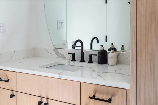 $2,285,000 | 6942 Coronado Avenue, Dallas, TX 75214