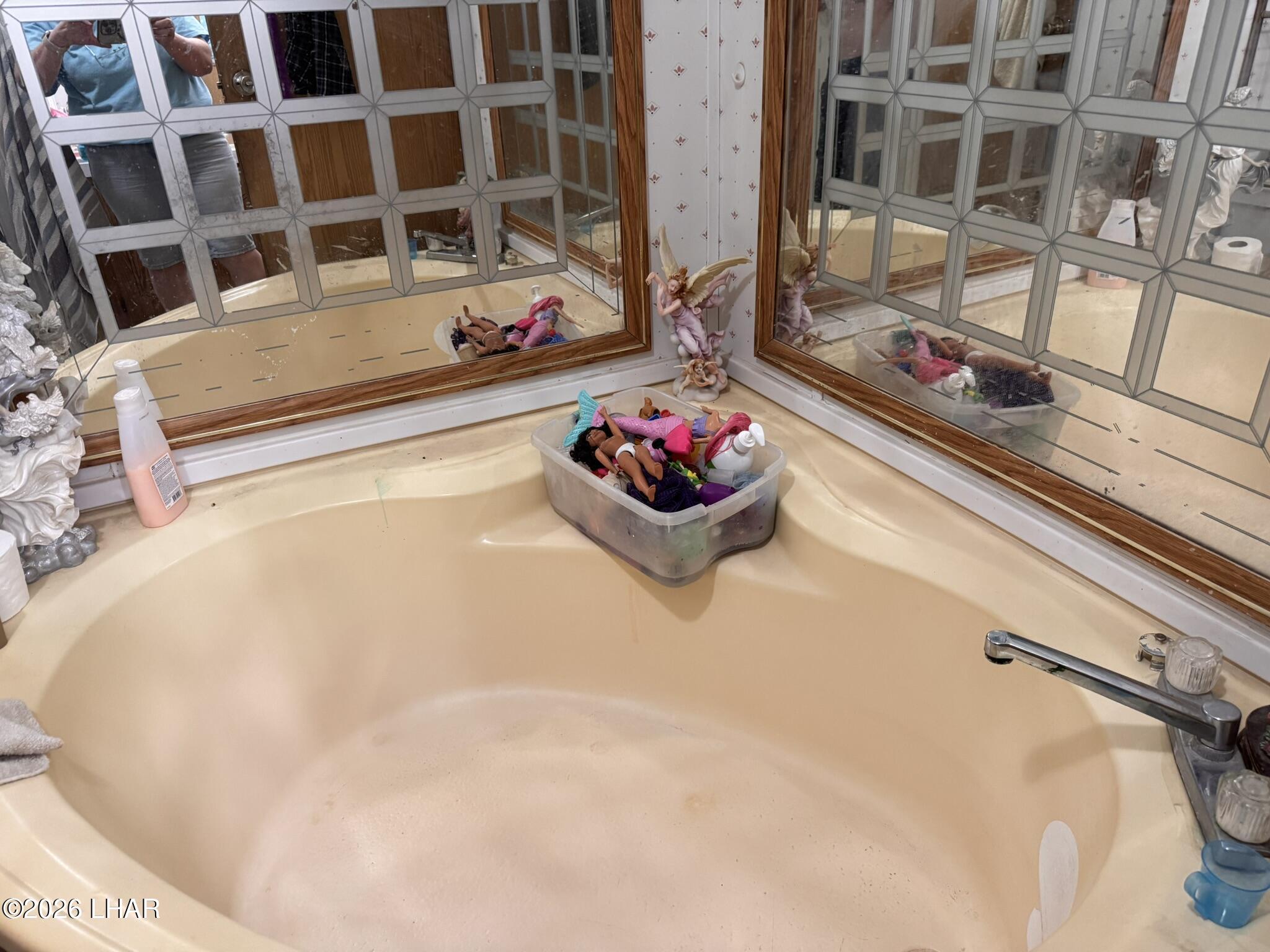 69896 Salome Road Salome, AZ 85348 - Photo 8 of 19 a bathroom with a tub and shower