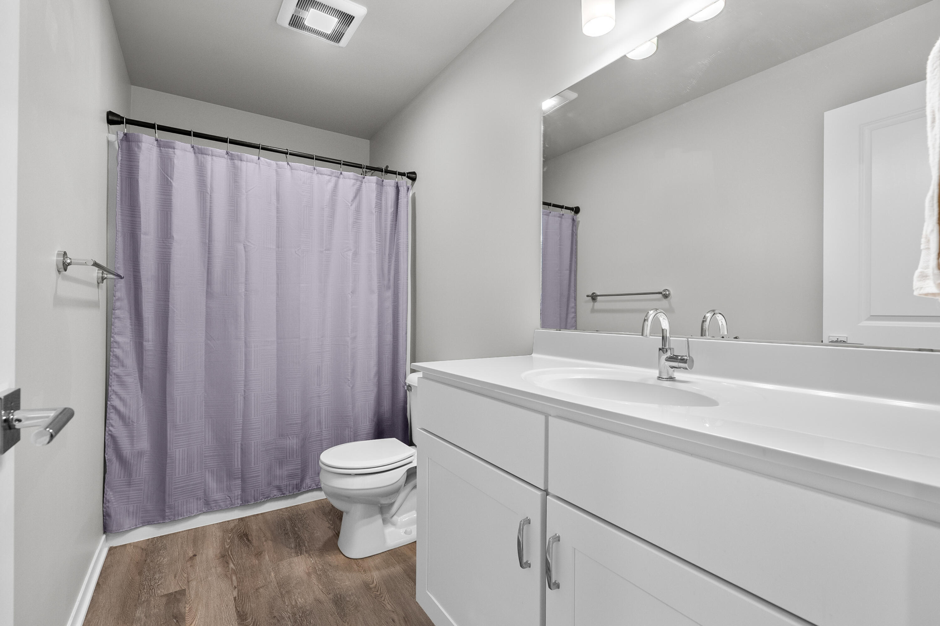 4128 Enclave Way Kalamazoo, MI 49009 - Photo 22 of 28 2nd full bath at upper level