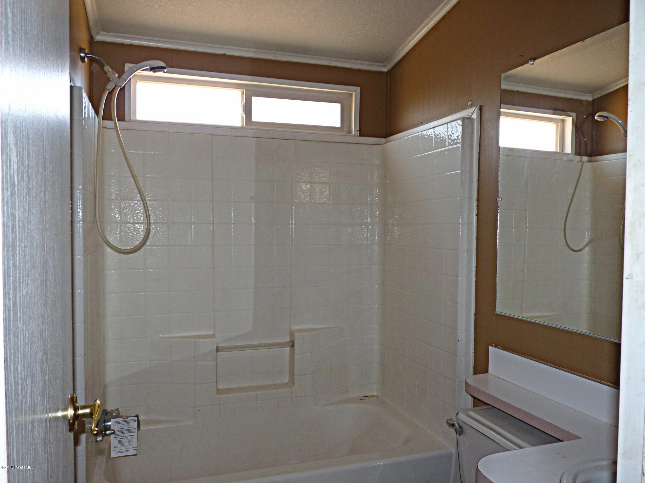1155 North Rabbit Ridge Road Dewey, AZ 86327 - Photo 16 of 36 Guest Bath
