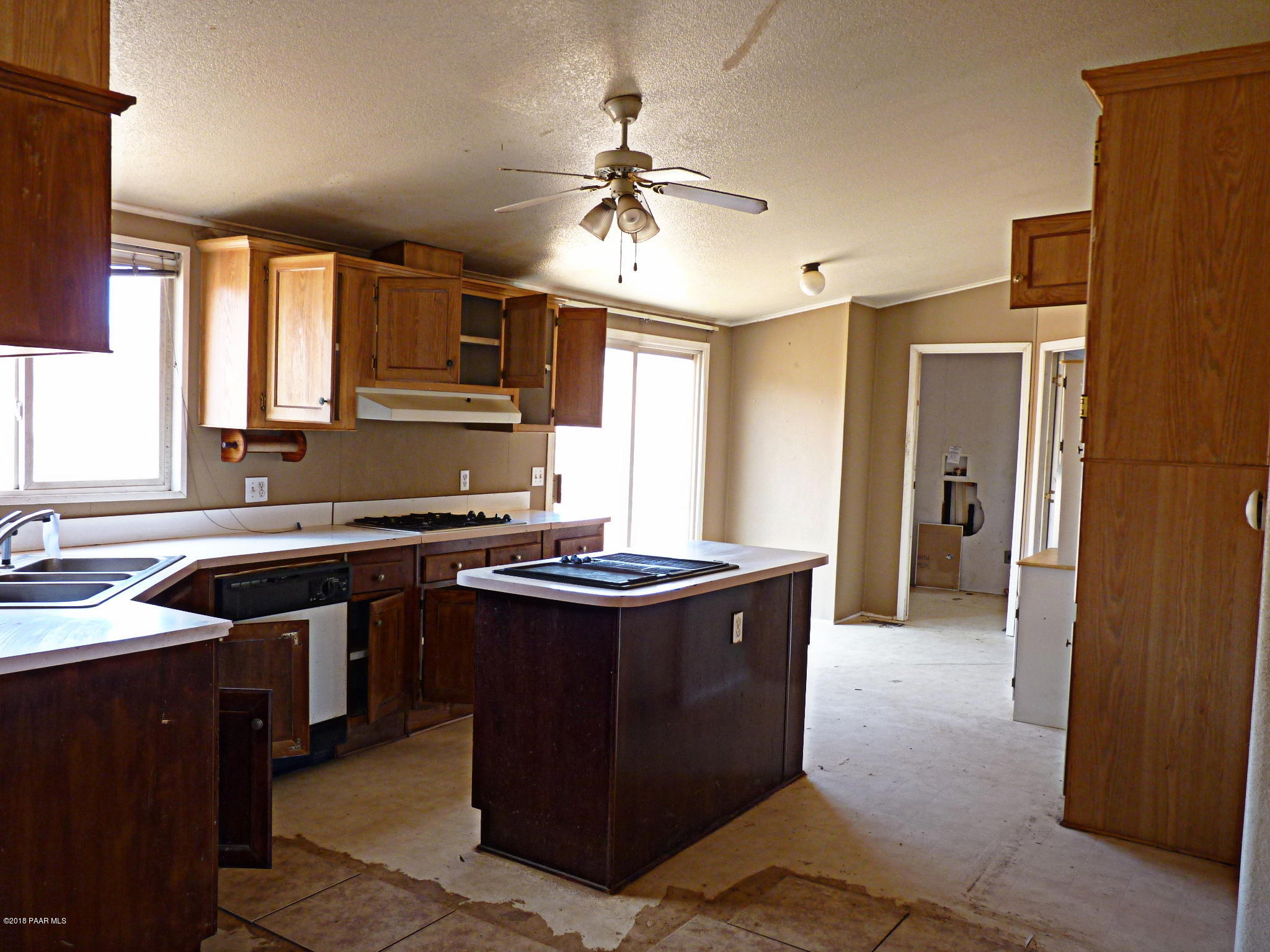 1155 North Rabbit Ridge Road Dewey, AZ 86327 - Photo 22 of 36 Kitchen_Entrance from front door