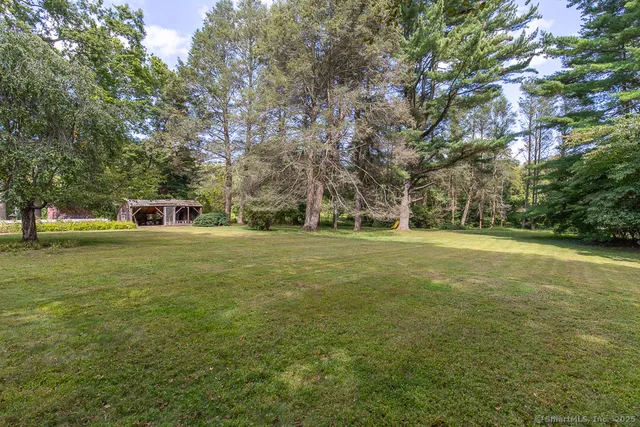 $1,075,000 | 71 Beecher Road, Woodbridge, CT 06525