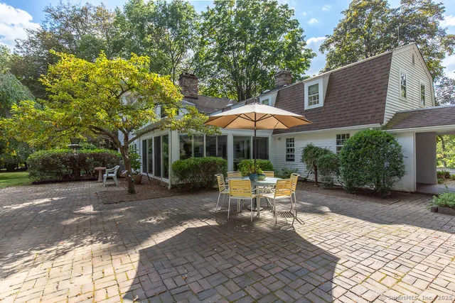 $1,075,000 | 71 Beecher Road, Woodbridge, CT 06525