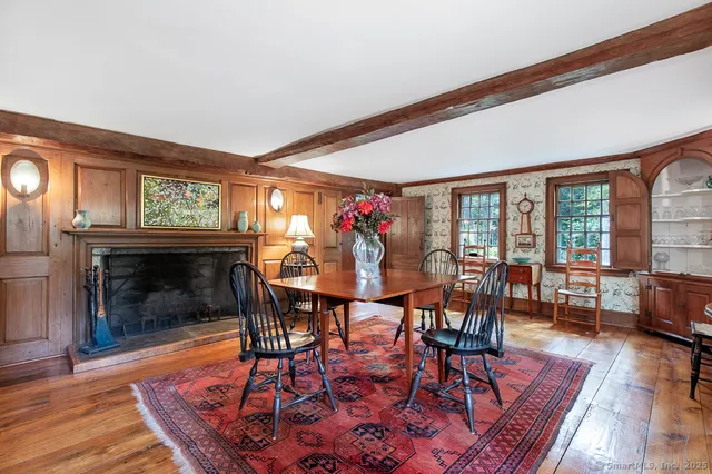 $1,075,000 | 71 Beecher Road, Woodbridge, CT 06525