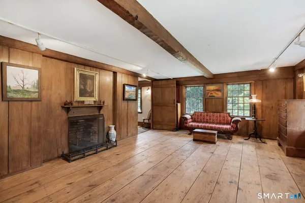 $1,075,000 | 71 Beecher Road, Woodbridge, CT 06525