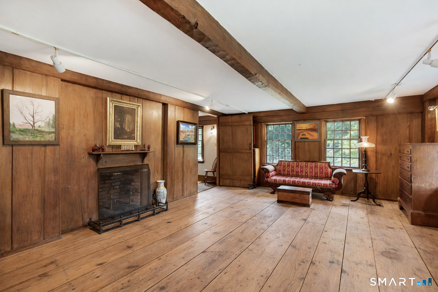 71 Beecher Road Woodbridge, CT 06525 - Photo 9 of 32