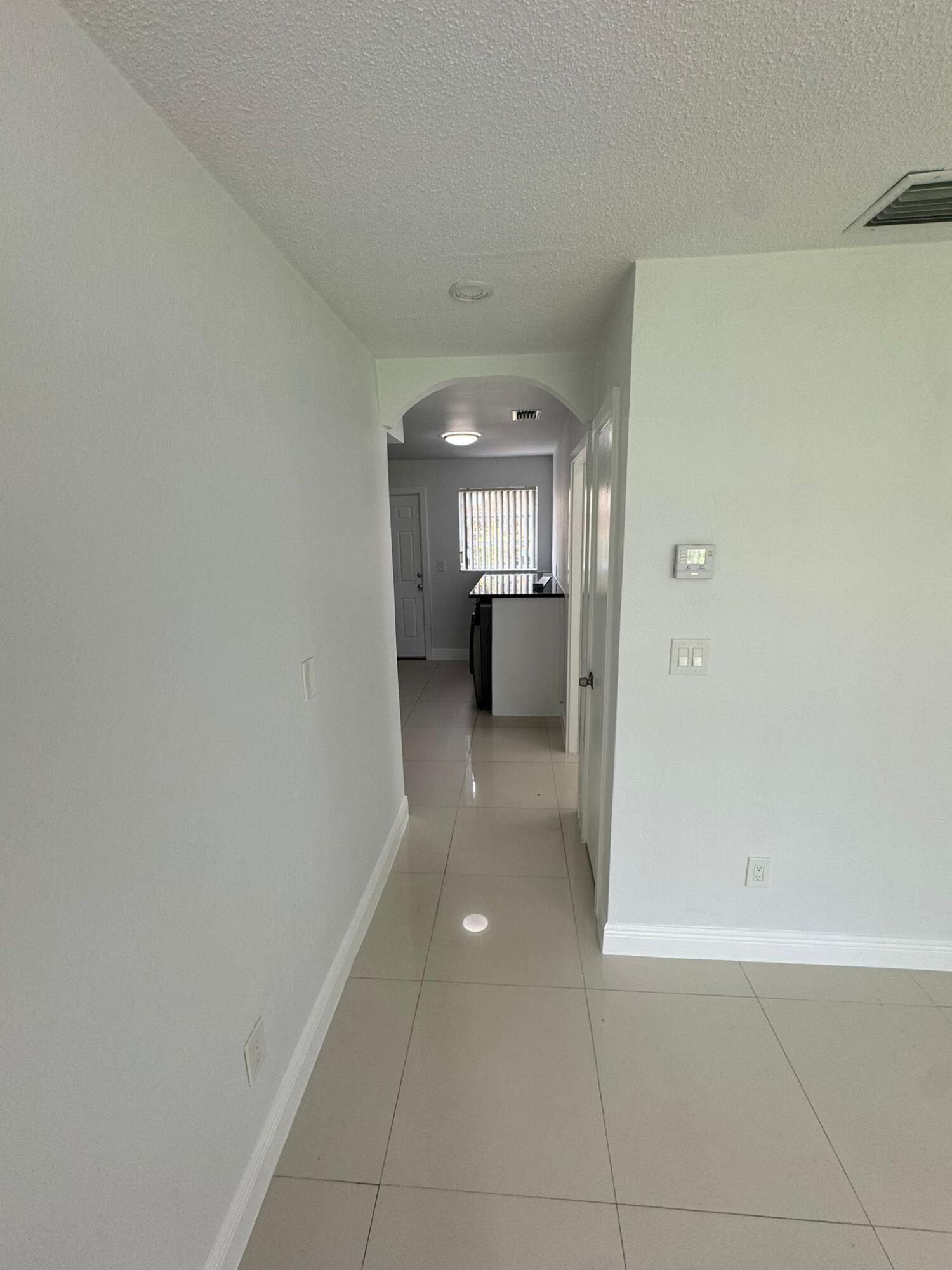 512 Southwest 7th Street, Unit 1 Hallandale Beach, FL 33009 - Photo 5 of 12 WhatsApp Image 2024-10-04 at 16.09.10_31