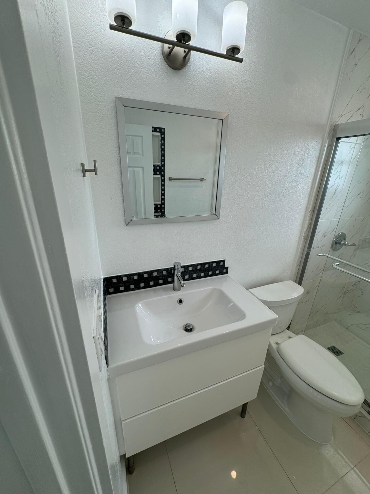 512 Southwest 7th Street, Unit 1 Hallandale Beach, FL 33009 - Photo 8 of 12 WhatsApp Image 2024-10-04 at 16.09.06_db
