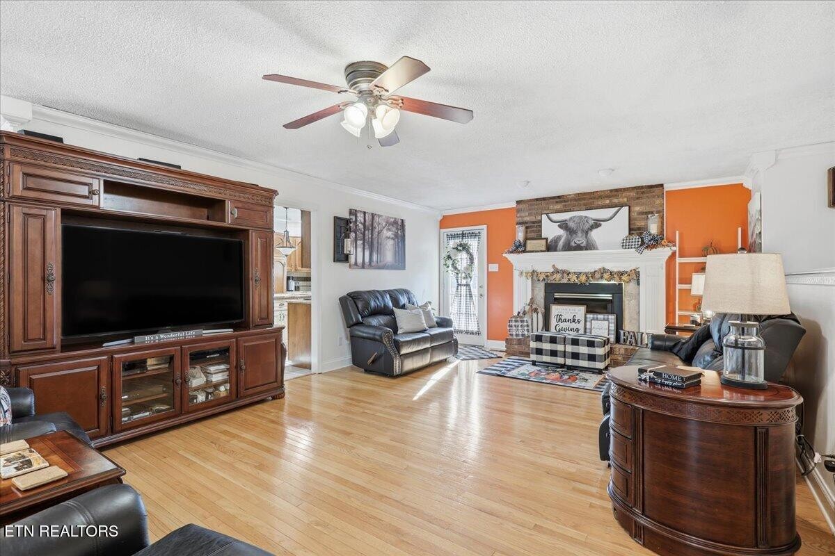 4924 West Emory Road Powell, TN 37849 - Photo 4 of 36