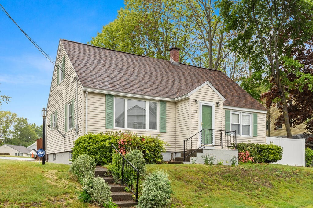 14 Indiana Street Worcester, MA 01604 - Photo 3 of 36 Gallery Image 3