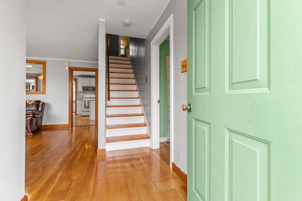 14 Indiana Street Worcester, MA 01604 - Photo 4 of 36 Gallery Image 4
