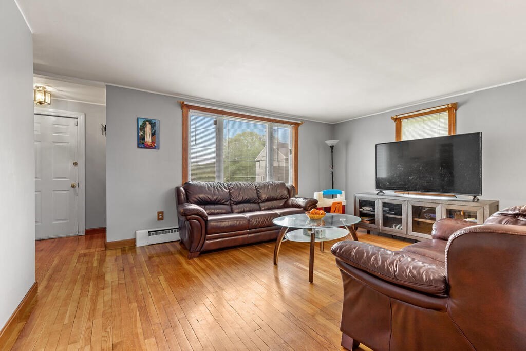 14 Indiana Street Worcester, MA 01604 - Photo 6 of 36 Gallery Image 6