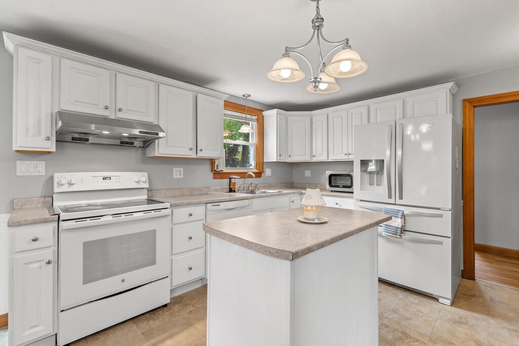 14 Indiana Street Worcester, MA 01604 - Photo 10 of 36 Gallery Image 10