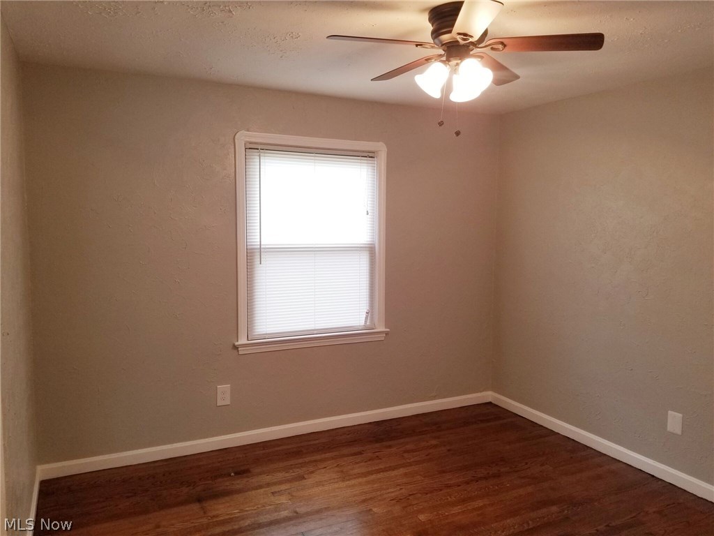 7411 Jameson Road Parma, OH 44129 - Photo 6 of 35