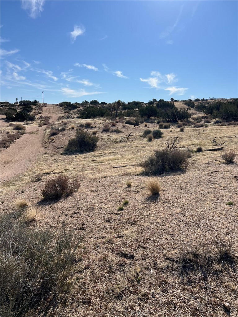 23 Valley View Road Apple Valley, CA 92308 - Photo 7 of 14 a view of lake and mountain