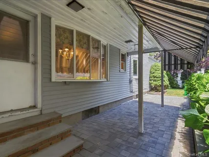 $999,000 | 100 Bayberry Avenue, Garden City, NY 11530
