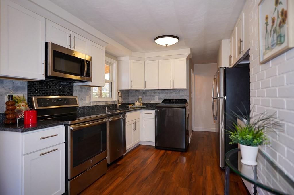 27 Anderson Road Framingham, MA 01701 - Photo 5 of 23 Gallery Image 5