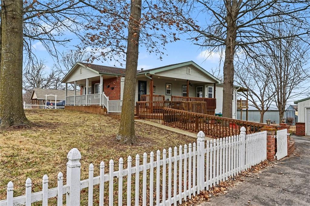 1492 Southwest Hook Road Lee's Summit, MO 64082 - Photo 3 of 47
