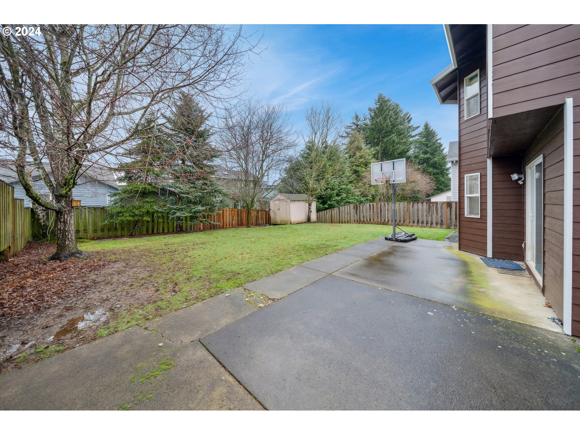 527 Southwest 27th Way Troutdale, OR 97060 - Photo 35 of 41 a view of back yard of the house