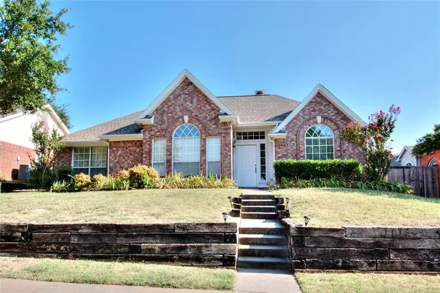$2,600 | 8221 Edgewater Drive, Frisco, TX 75034