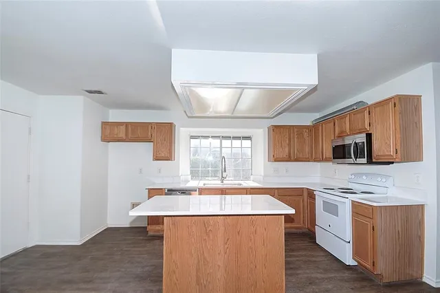 $2,600 | 8221 Edgewater Drive, Frisco, TX 75034