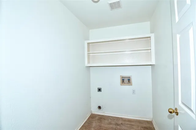 $2,600 | 8221 Edgewater Drive, Frisco, TX 75034