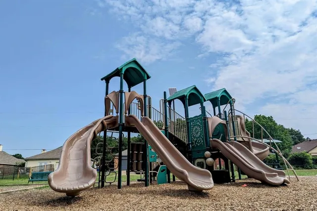 $2,600 | 8221 Edgewater Drive, Frisco, TX 75034