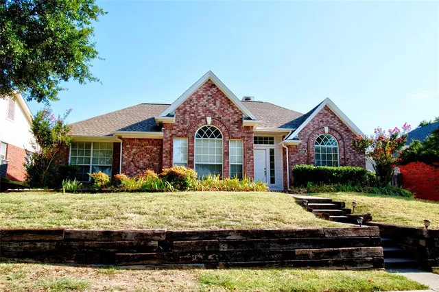 $2,600 | 8221 Edgewater Drive, Frisco, TX 75034