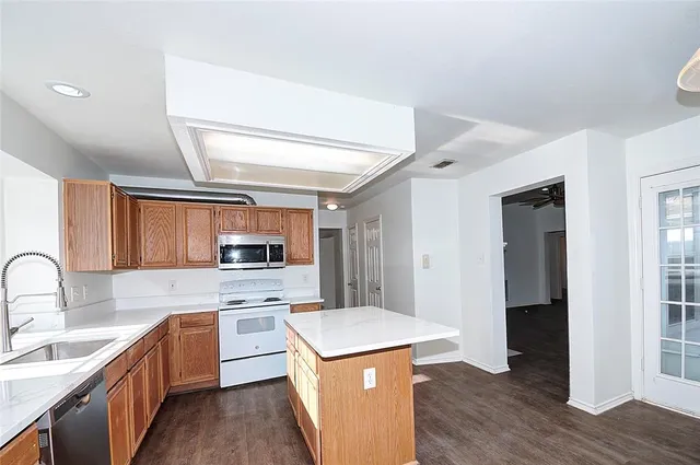 $2,600 | 8221 Edgewater Drive, Frisco, TX 75034