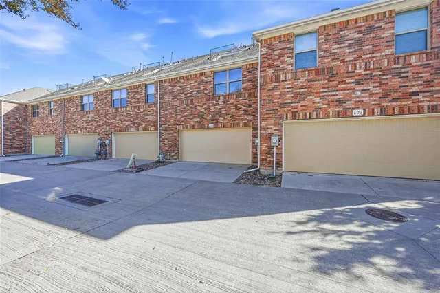 $325,000 | 672 South Greenville Avenue, Richardson, TX 75081