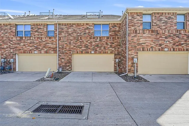 $325,000 | 672 South Greenville Avenue, Richardson, TX 75081