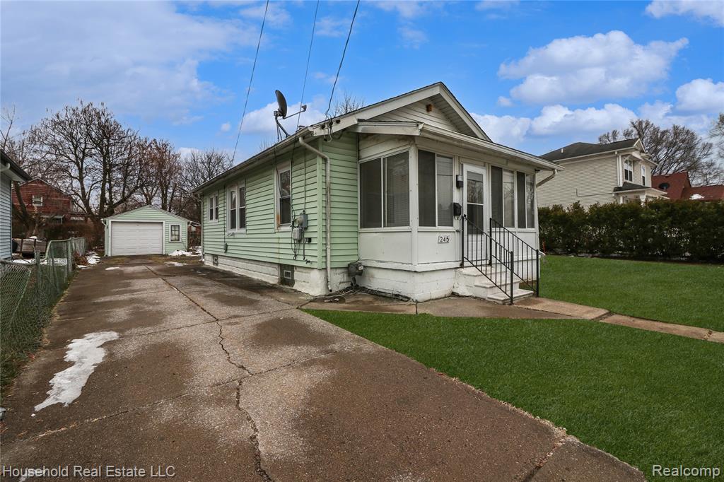 245 South Edith Street Pontiac, MI 48342 - Photo 2 of 21