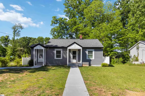 $215,000 | 809 East Ferguson Street, Clinton, SC 29325