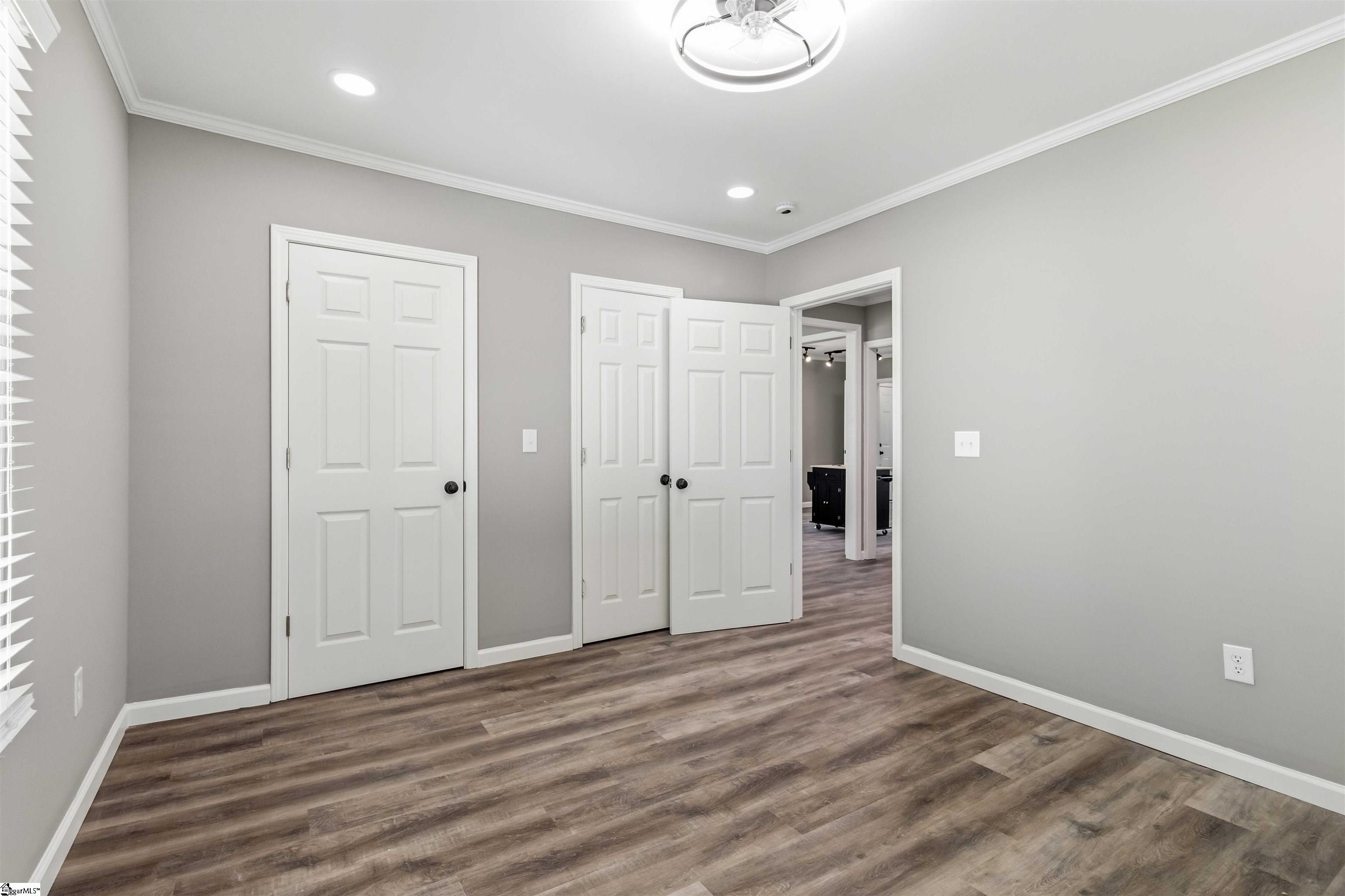 809 East Ferguson Street Clinton, SC 29325 - Photo 8 of 13