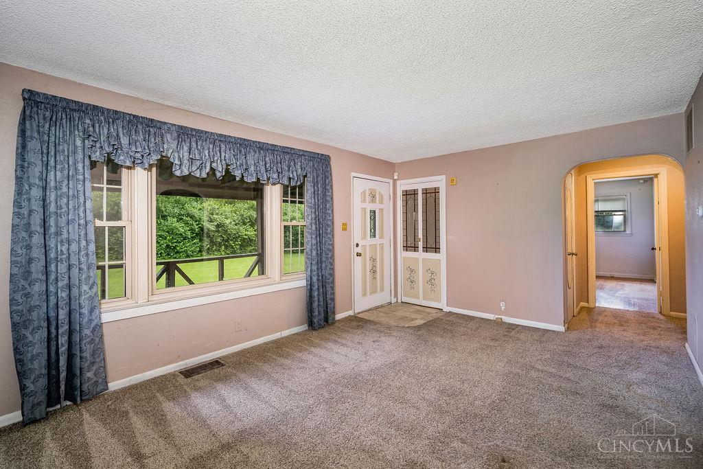 1352 Kirby Road Lebanon, OH 45036 - Photo 9 of 37 Gallery Image 9